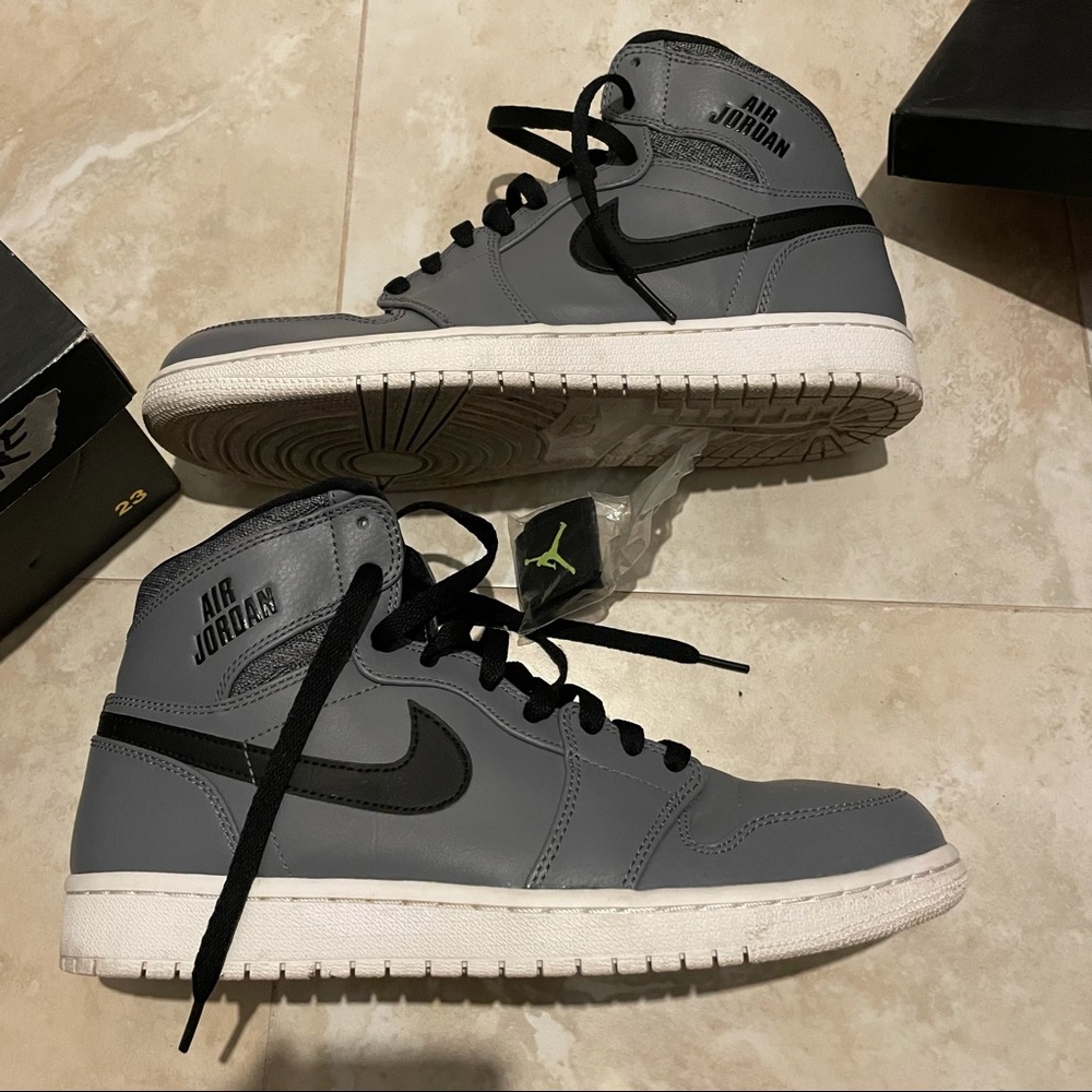 Jordan 1 high size 10